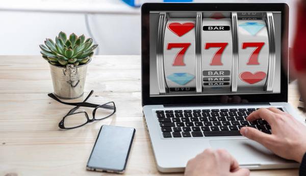 Live Table Entertainment with Dealer Online Casino Cambodia Platforms